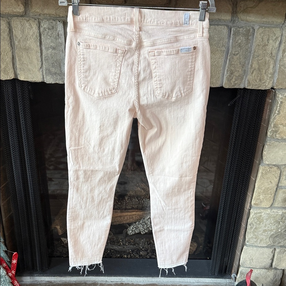 7 For All Mankind Light Pink Ankle Jeans with stretch and frayed cuffs. Size 29 - Picture 4 of 8